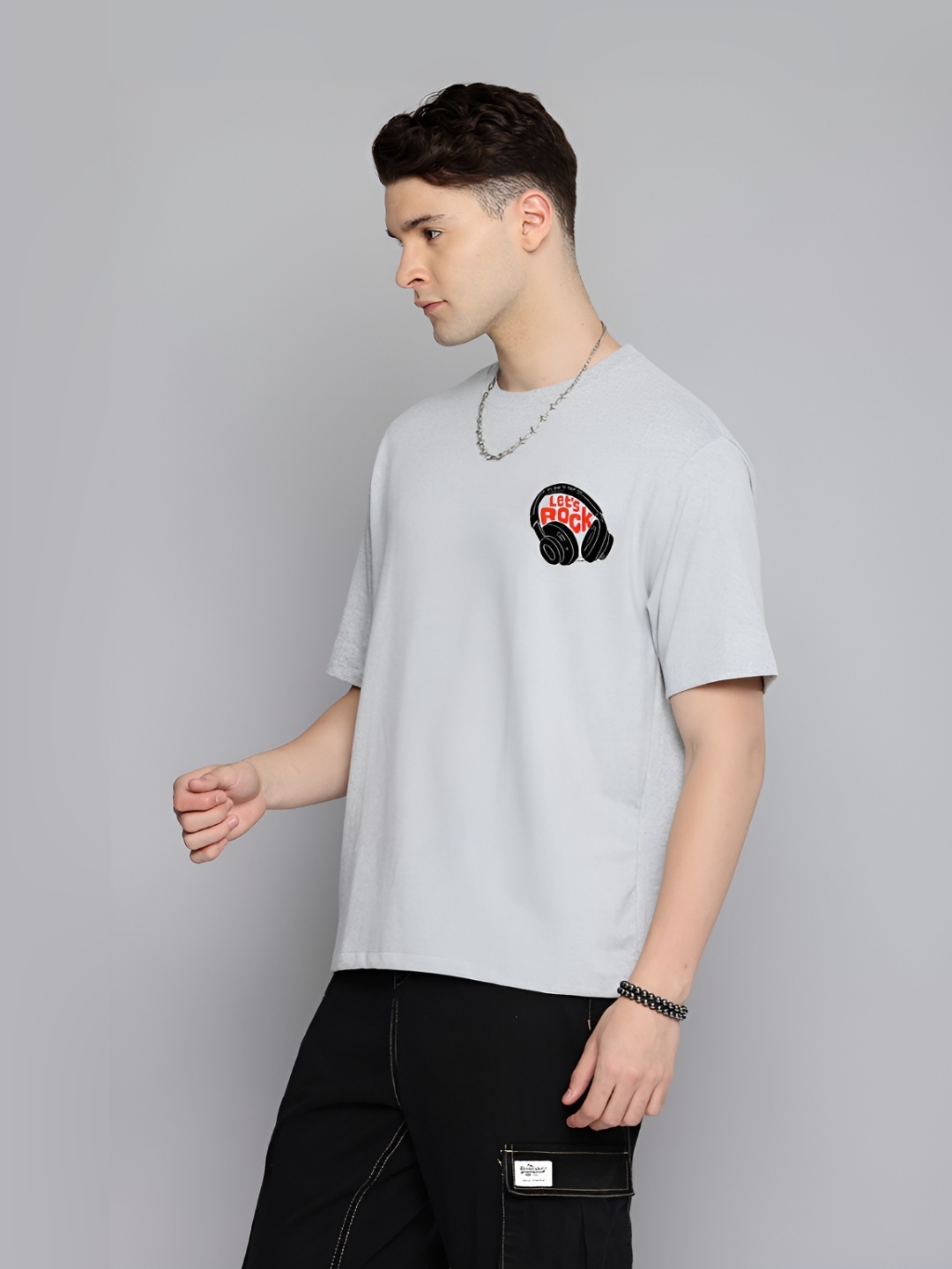 

The Roadster Lifestyle Co. Men Graphic Printed Round Neck Cotton Oversized T-shirt, Grey