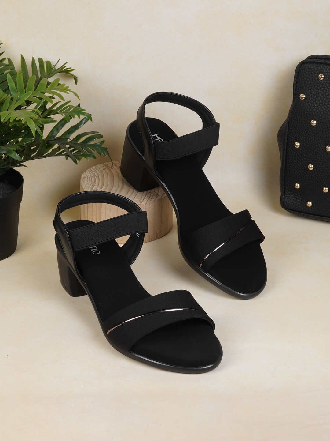 

Metro Women Block Sandals, Black