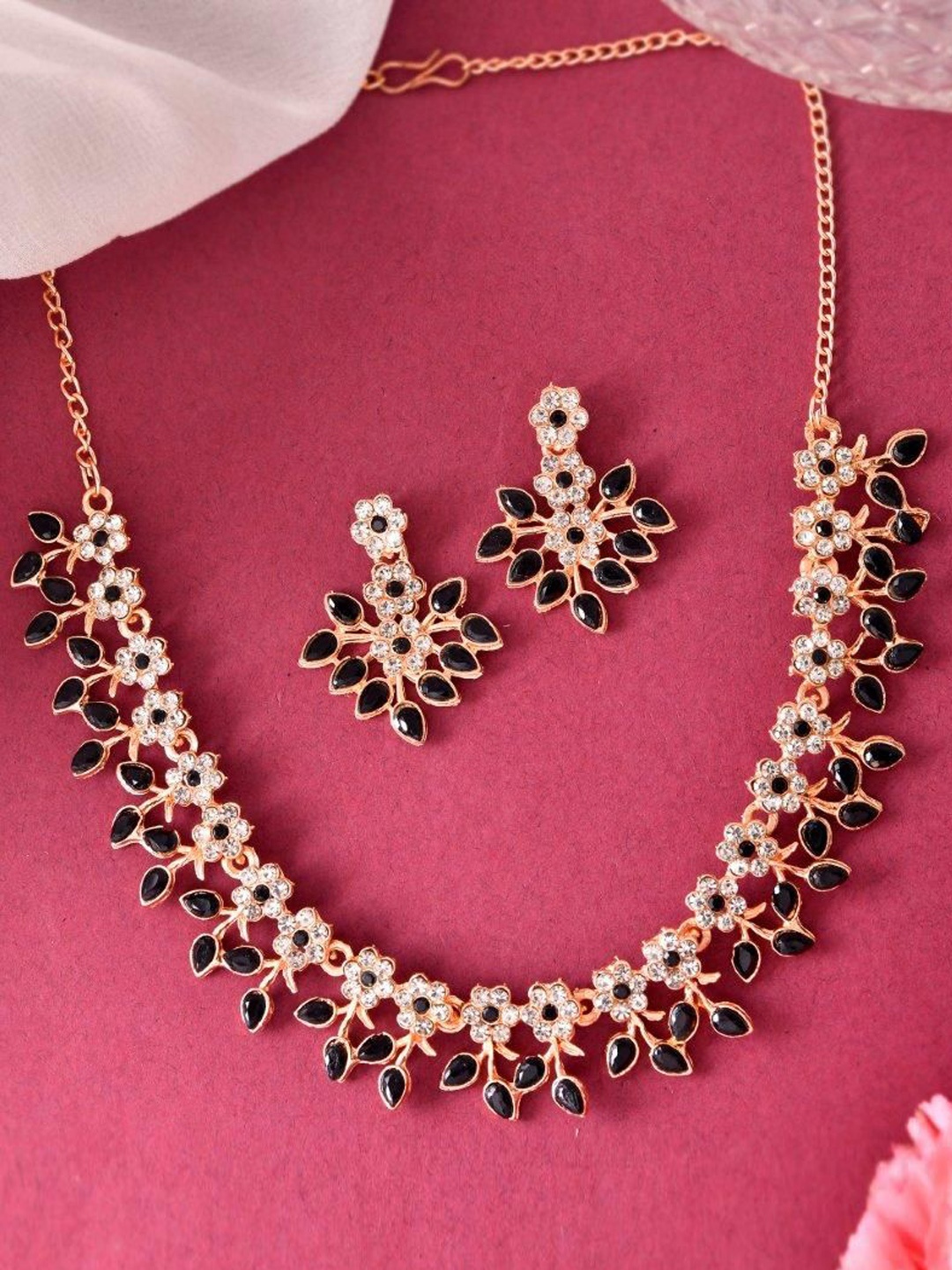 

VOJ Gold-Plated Kundan Studded Jewellery Set