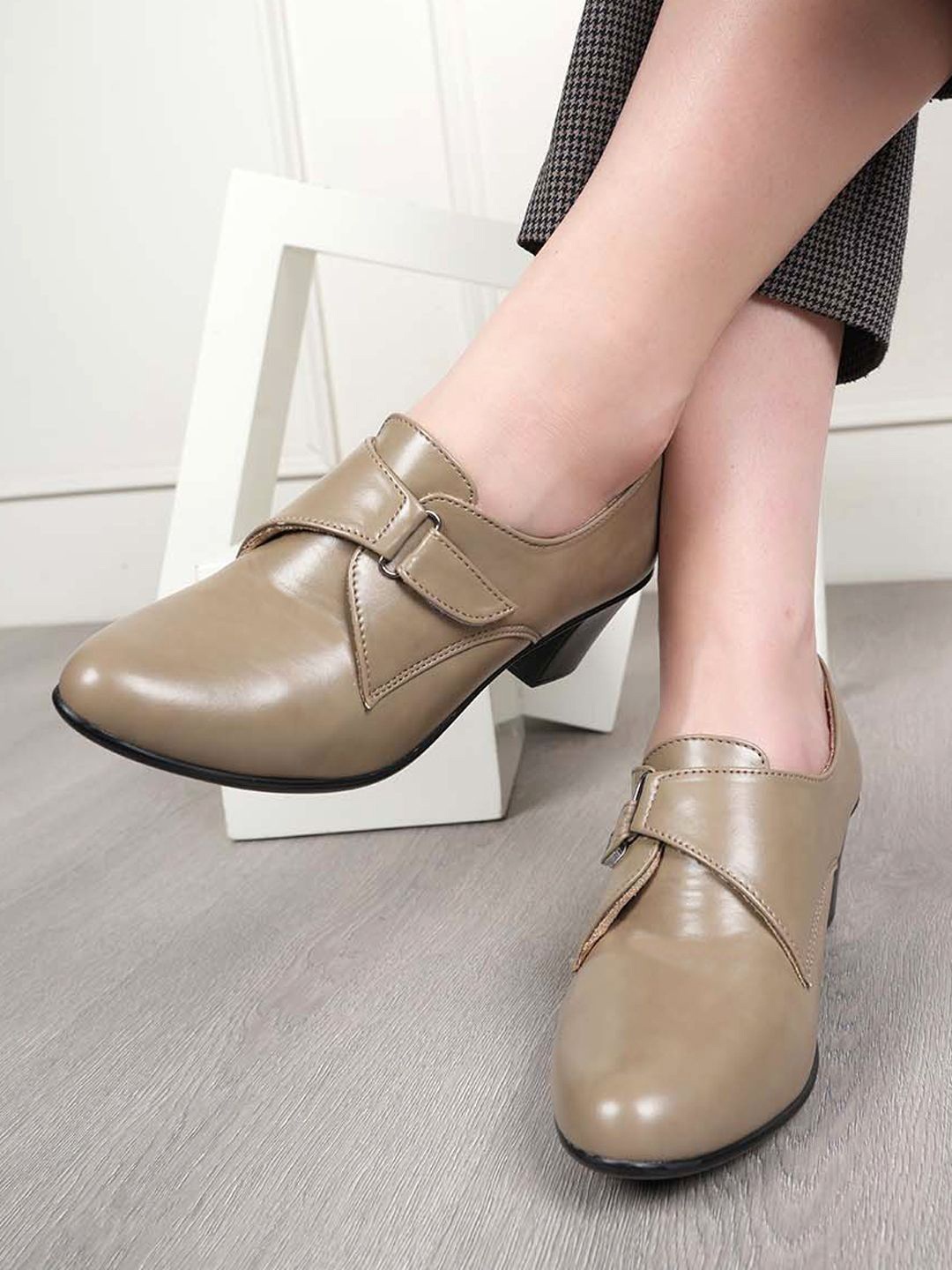 

DressBerry Women Casual Block-Heeled Regular Boots, Olive