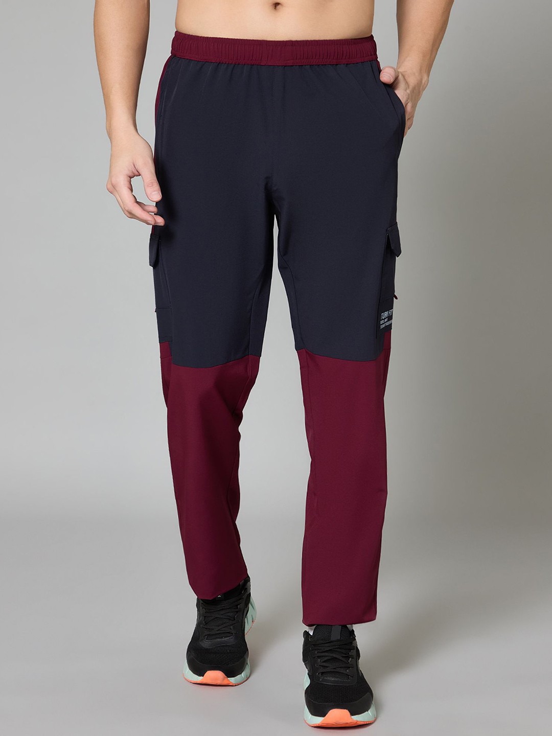 

TURNFIT Colorblocked Cargo Mid-Rise Track Pants, Navy blue
