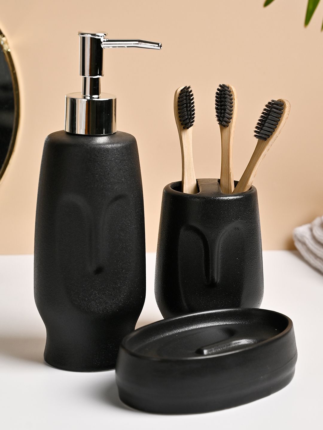 

MARKET99 Black & Silver-Toned 3 pieces Ceramic Bath Accessories Set