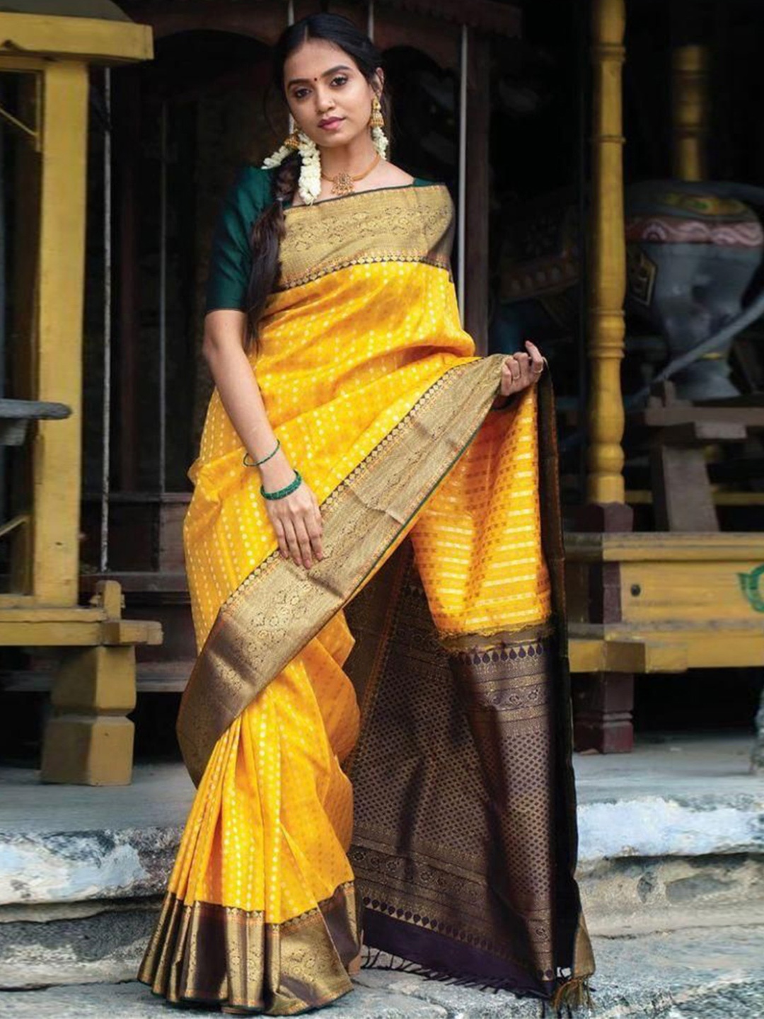 

revika Woven Design Zari Pure Silk Kanjeevaram Saree, Yellow