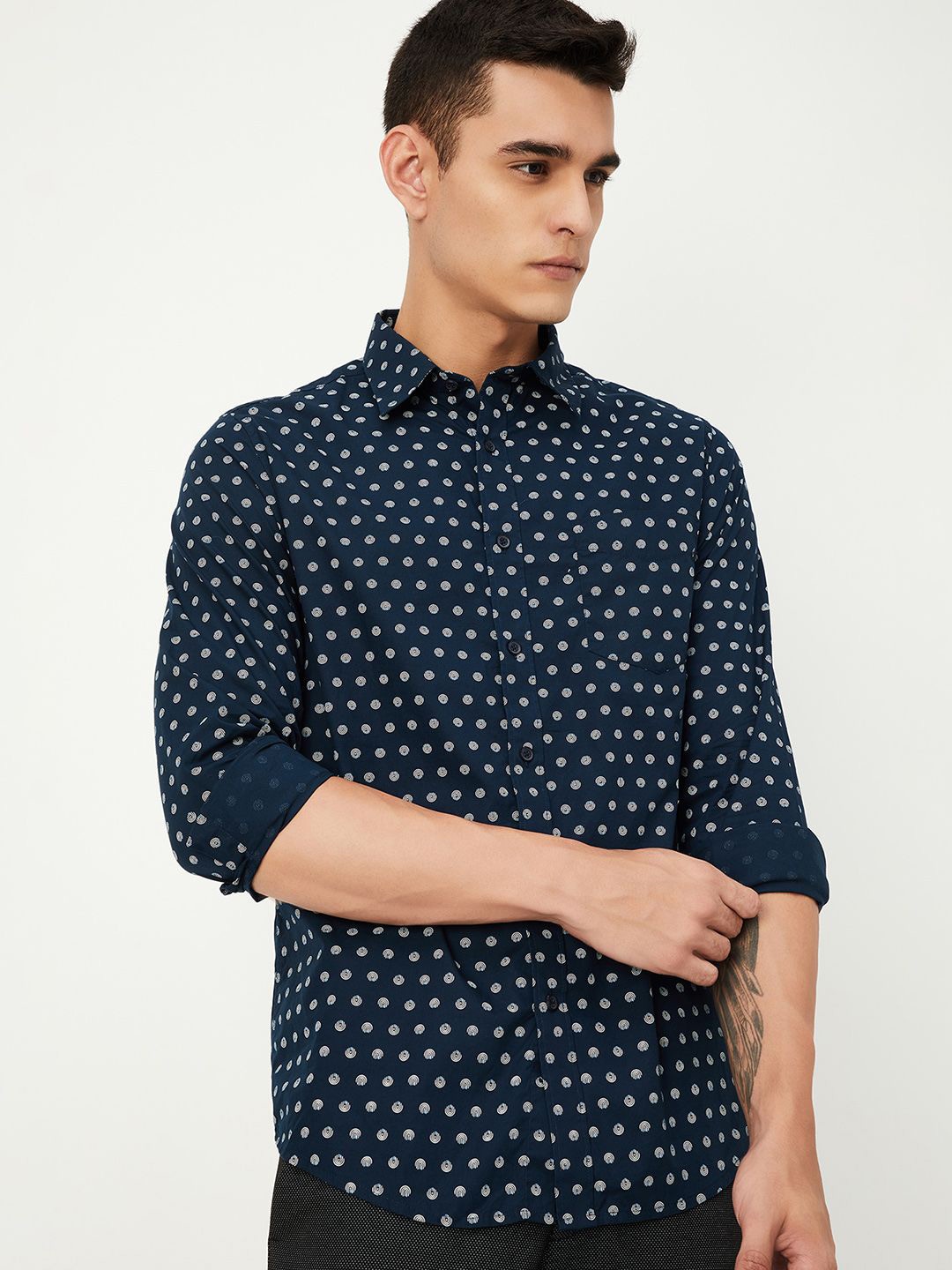 

max Men Spread Collar Micro Ditsy Printed Cotton Casual Shirt, Blue