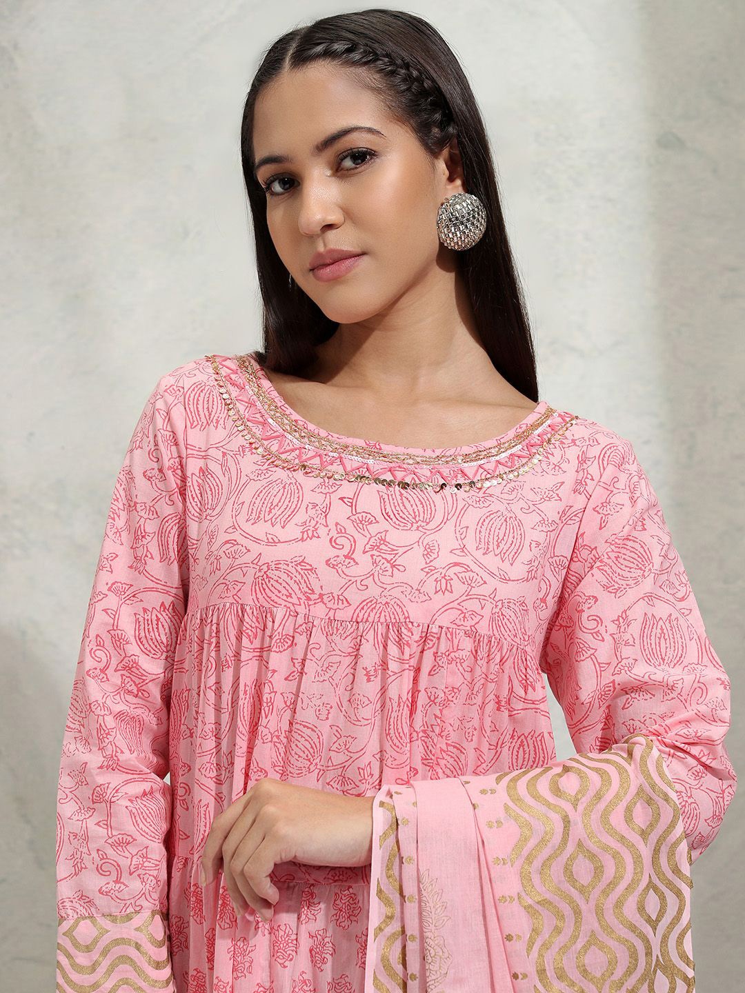 

Vishudh Ethnic Motif A-line Tiered Maxi Dress With Dupatta, Pink