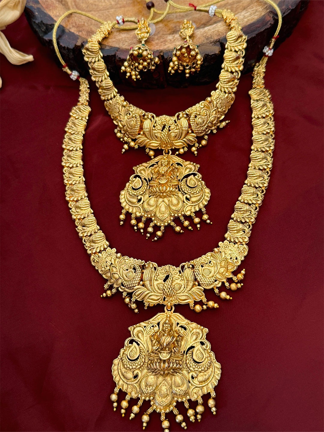 

ABDESIGNS Sophisticated Gold-Plated Beaded Temple Jewellery Set
