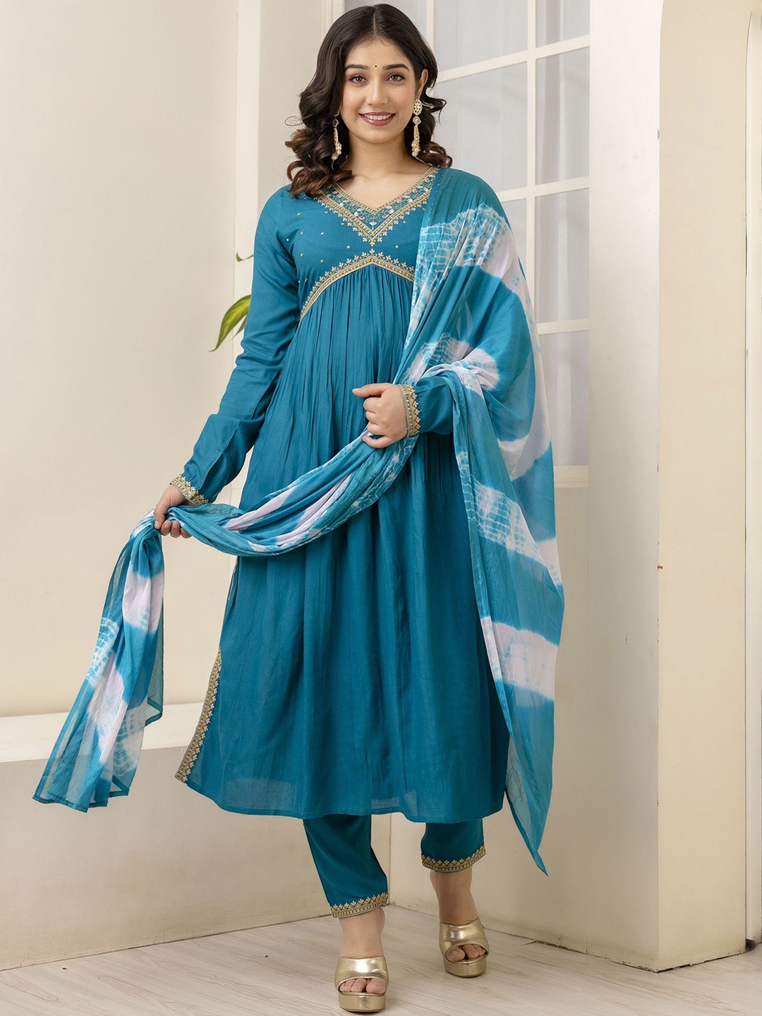 

Charu Floral Embroidered V-Neck Pleated Straight Kurta with Trousers & Dupatta, Sea green