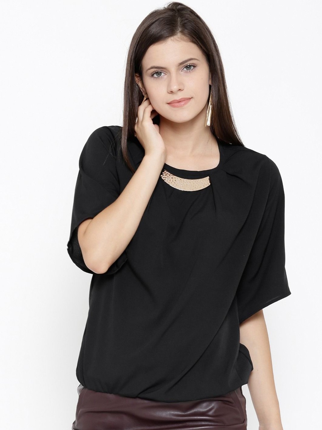 

Sera Women Solid Round Neck Top, Black