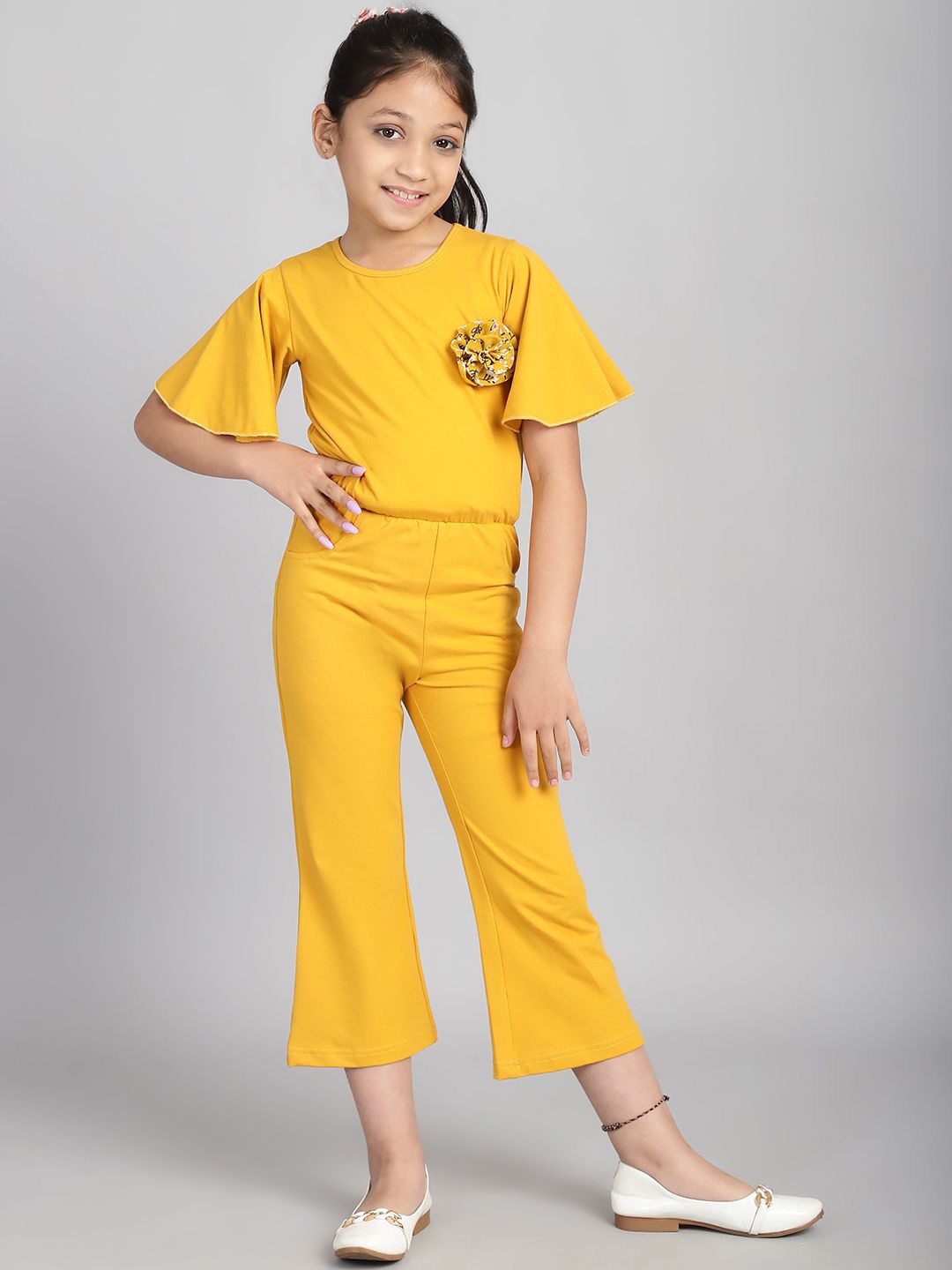 

Baawri Girls Round Neck Basic Jumpsuit, Yellow