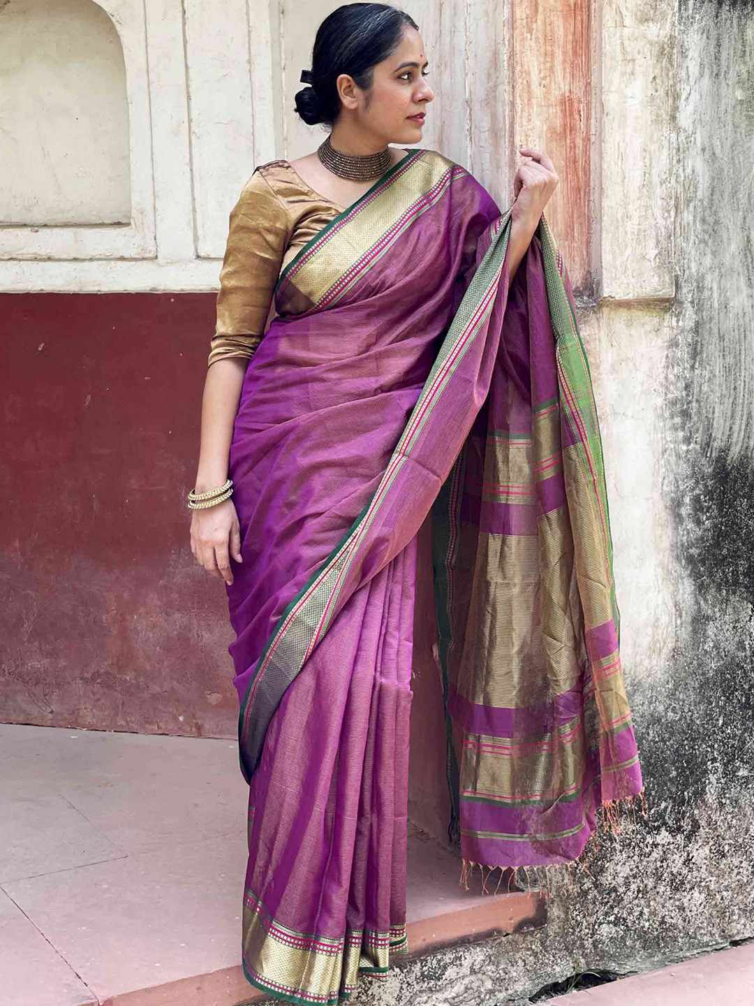 

Sundarii Zari Woven Design Saree, Purple