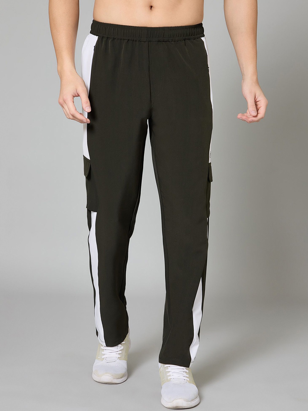 

TURNFIT Men Color Block Cargo Track Pants, Olive