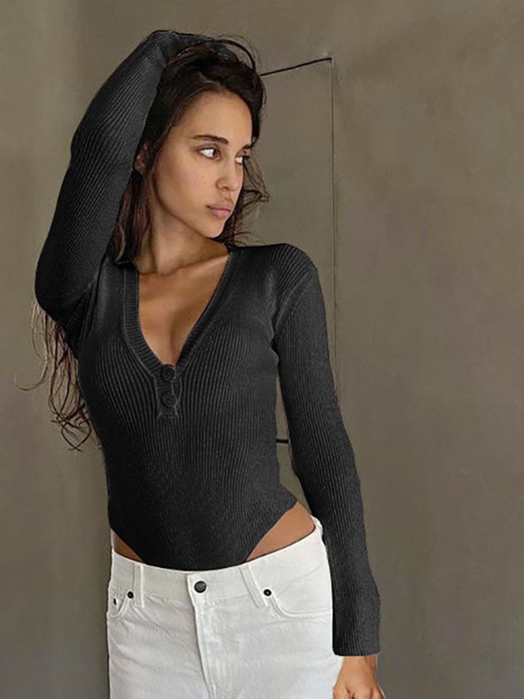 

StyleCast x Revolte V-Neck Long Sleeve Bodysuit, Black