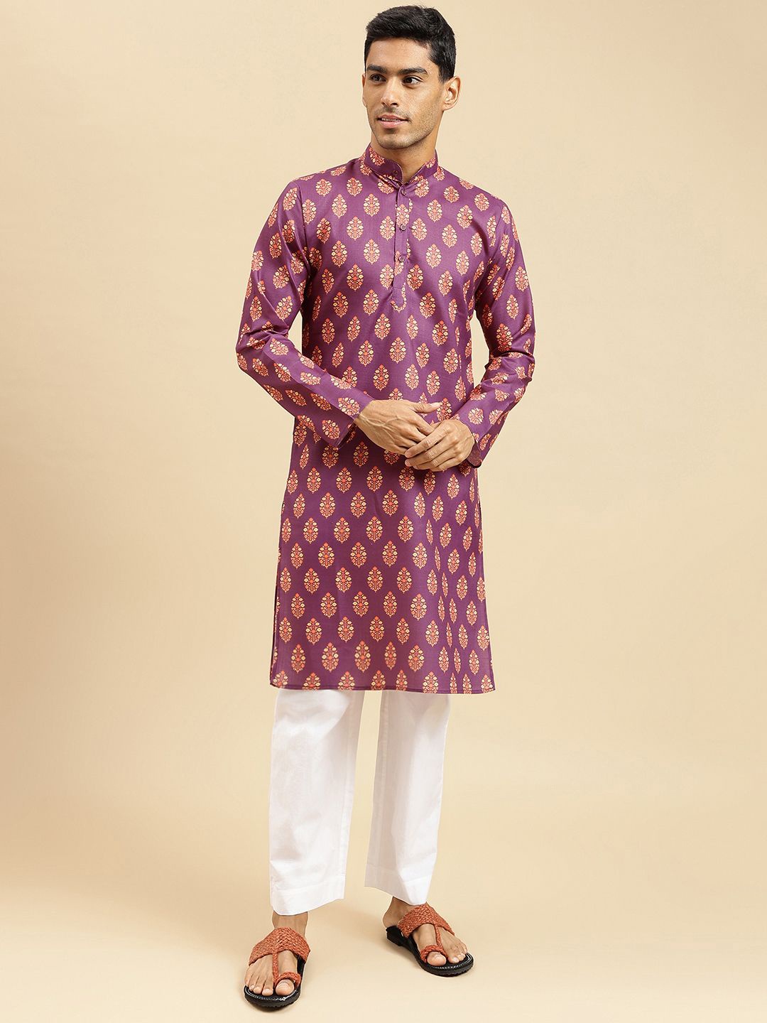 

Sangria Floral Printed Mandarin Collar Pure Cotton Straight Kurta, Burgundy