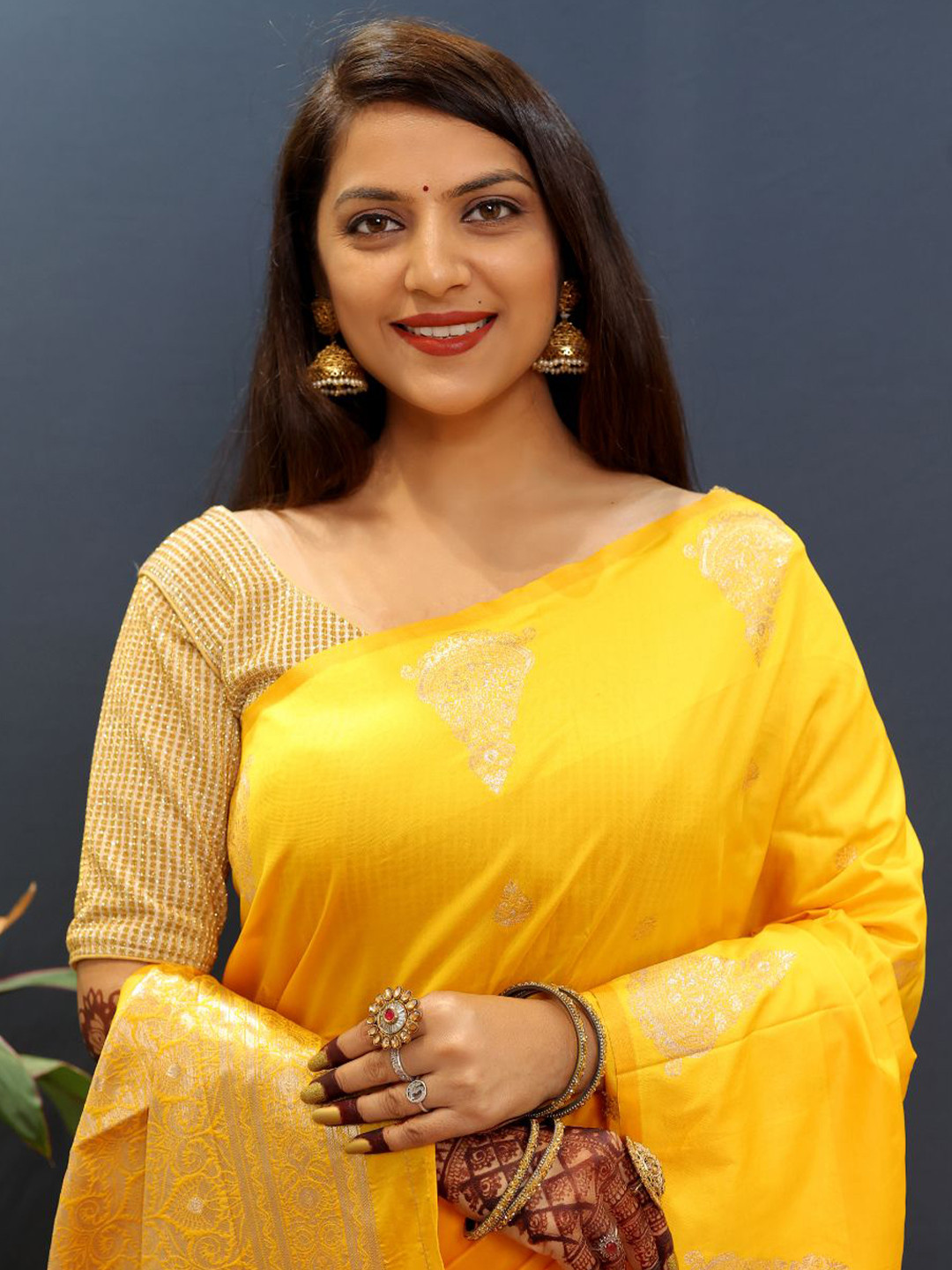 

Royal Rajgharana Saree Woven Design Zari Pure Silk Banarasi Sarees, Yellow