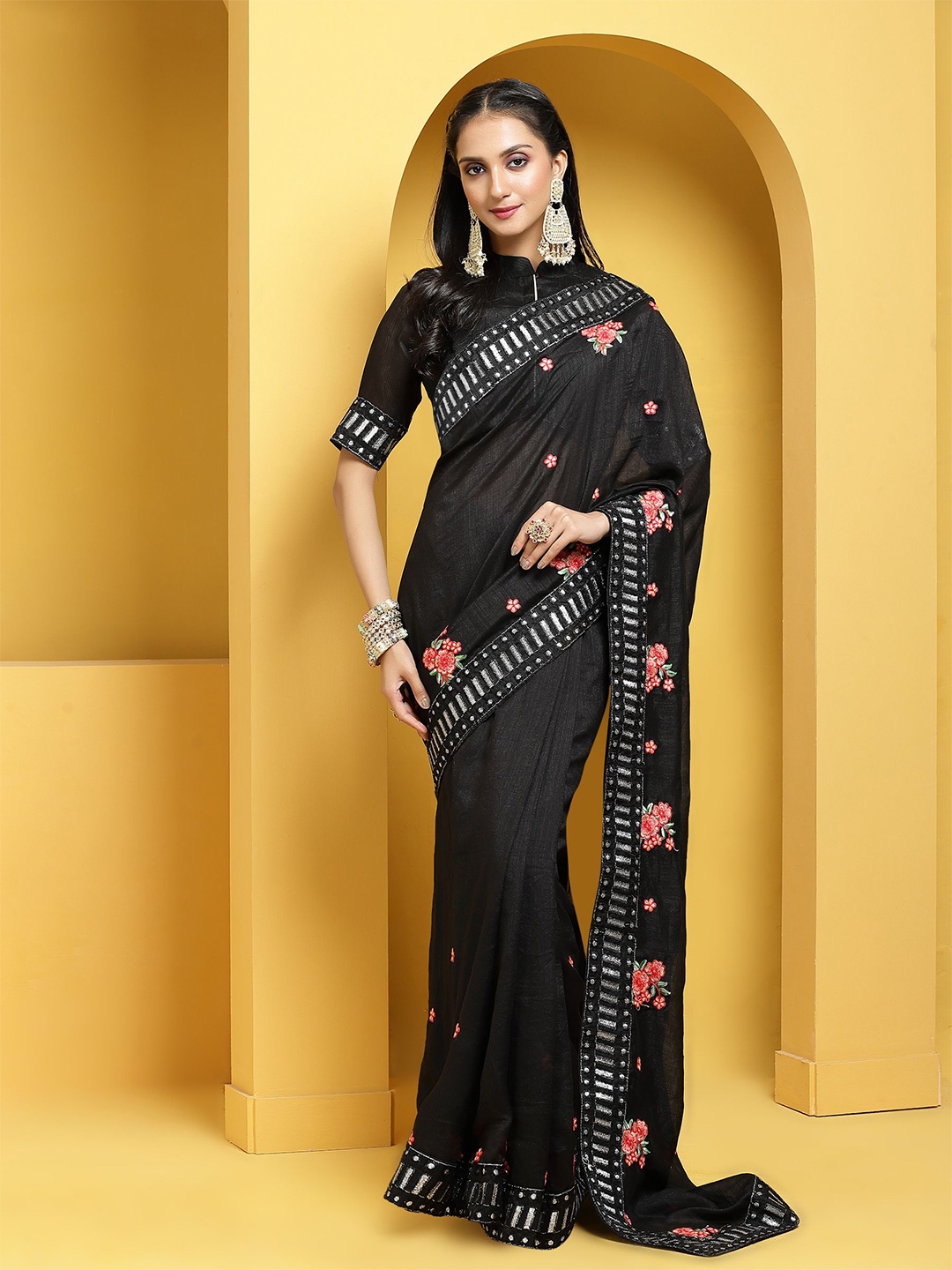 

Somras Floral Embroidered Sequinned Saree, Black