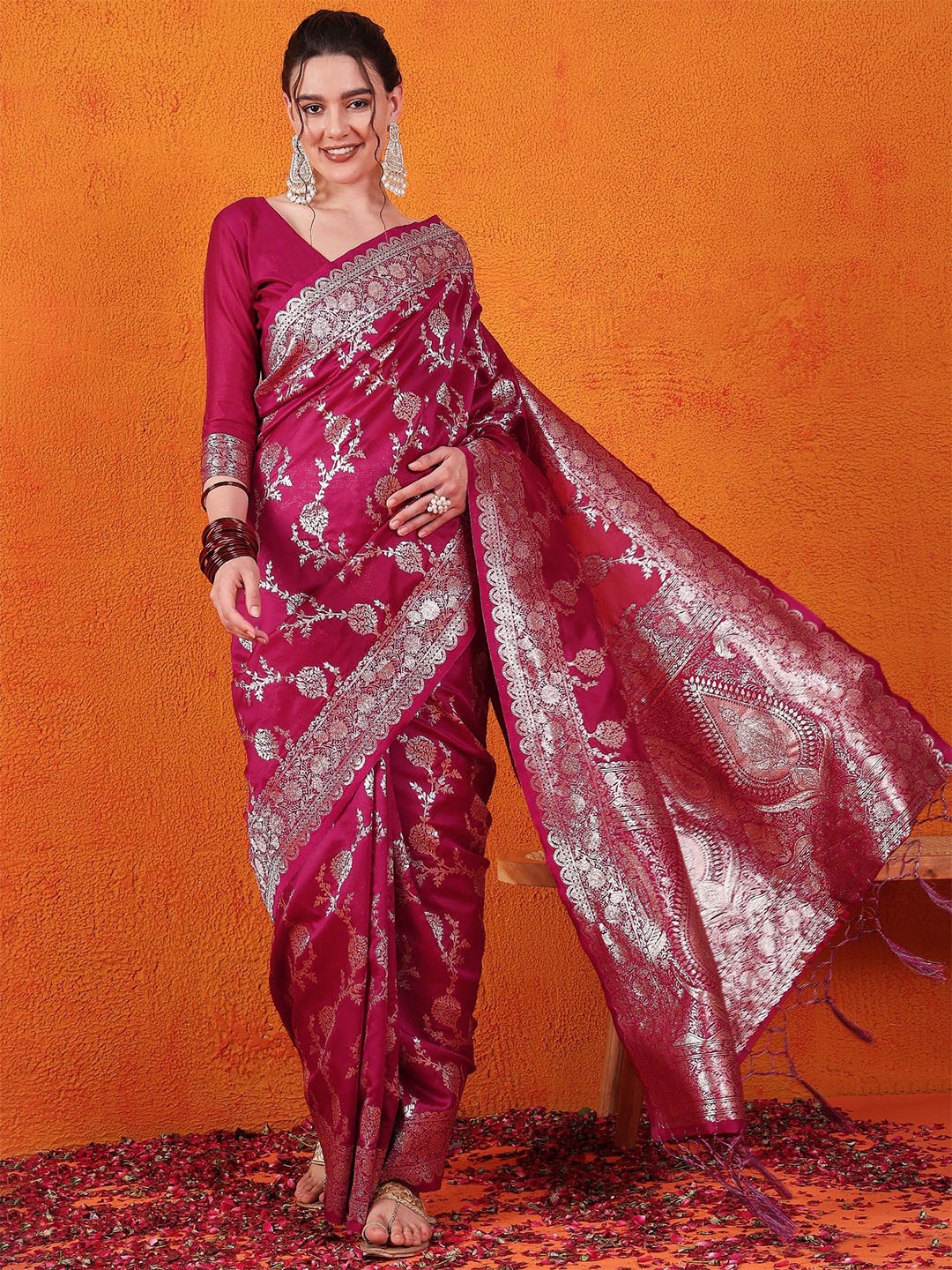 

Dori Ethnic Motifs Zari Silk Blend Banarasi Saree, Pink