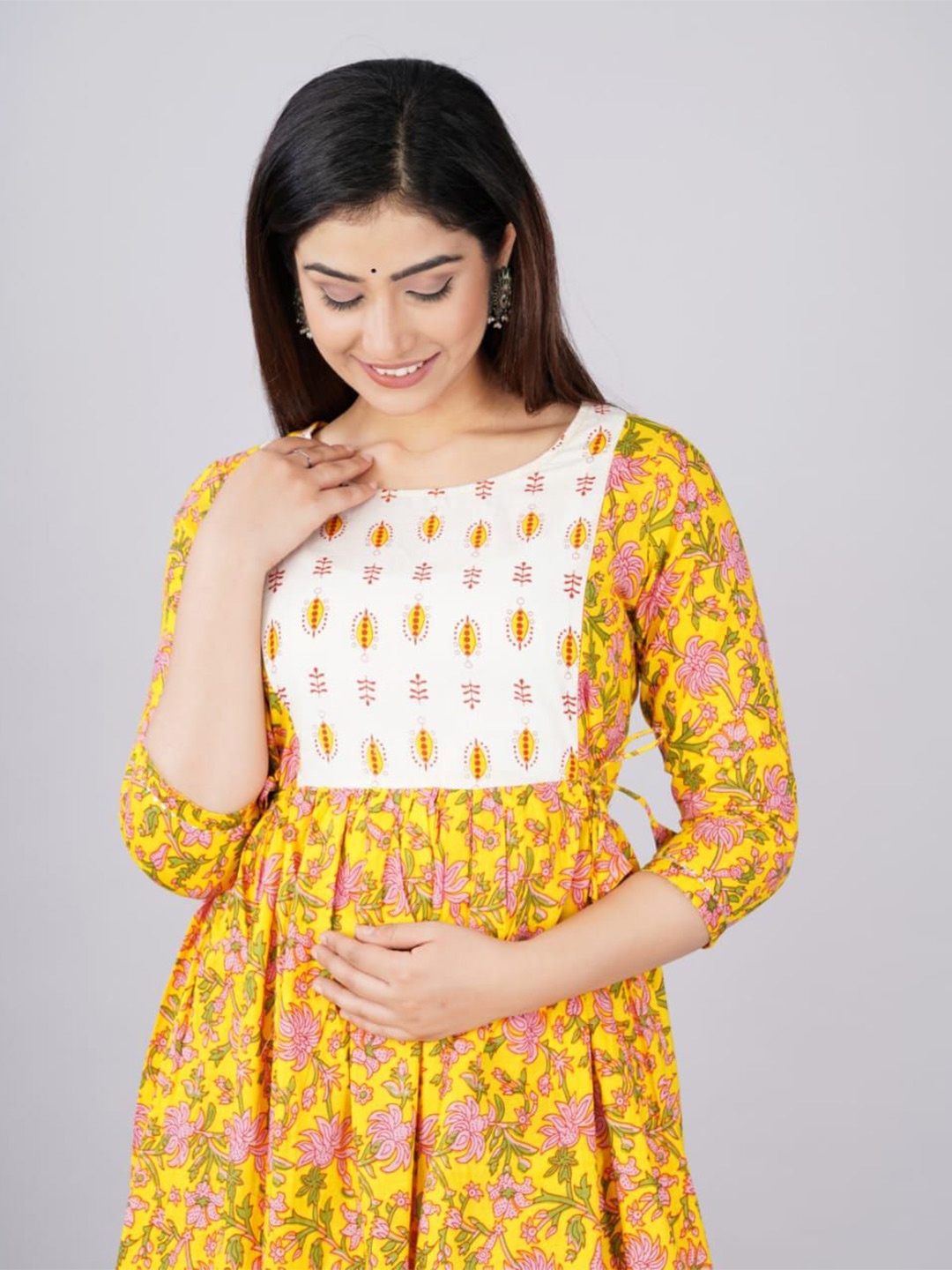 

SHOOLIN Women Floral Printed Maternity Fit & Flare Ethnic Dresses, Yellow
