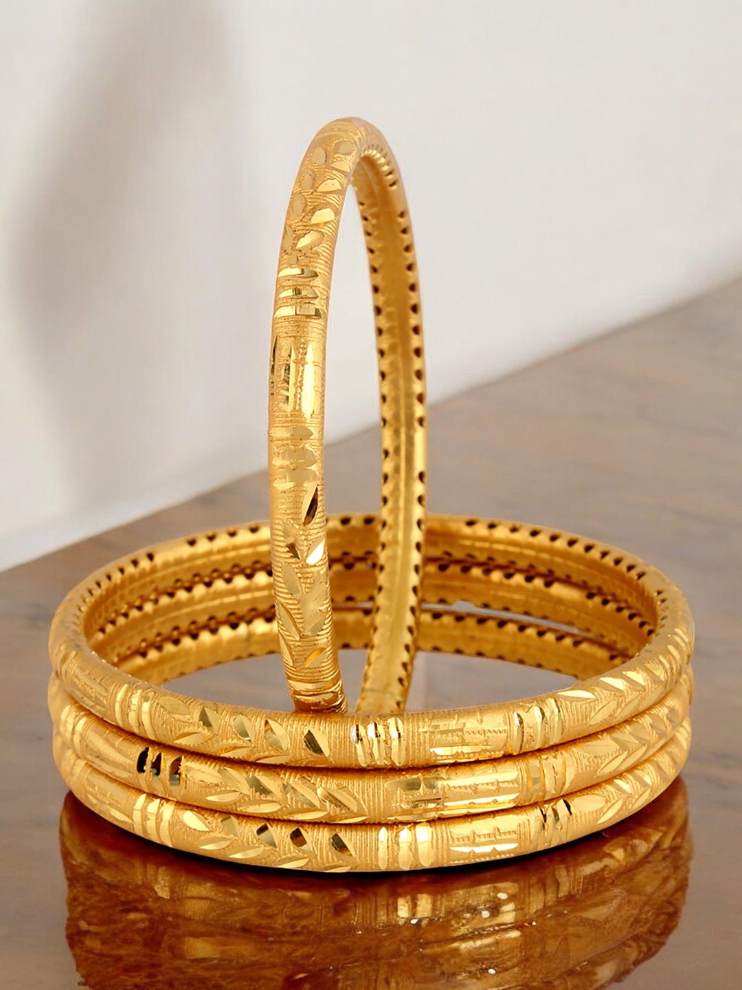 

LUCKY JEWELLERY Set Of 4 18K Gold Plated Bangles
