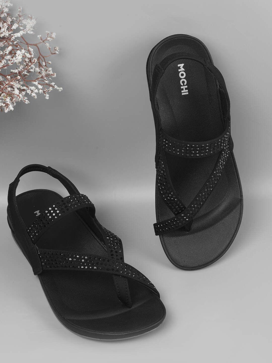 

Mochi Women Embellished One Toe Flats, Black