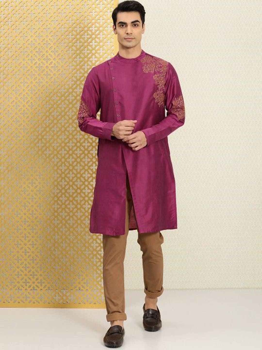 

House of Pataudi Floral Embroidered Band Collar Straight Kurta, Magenta