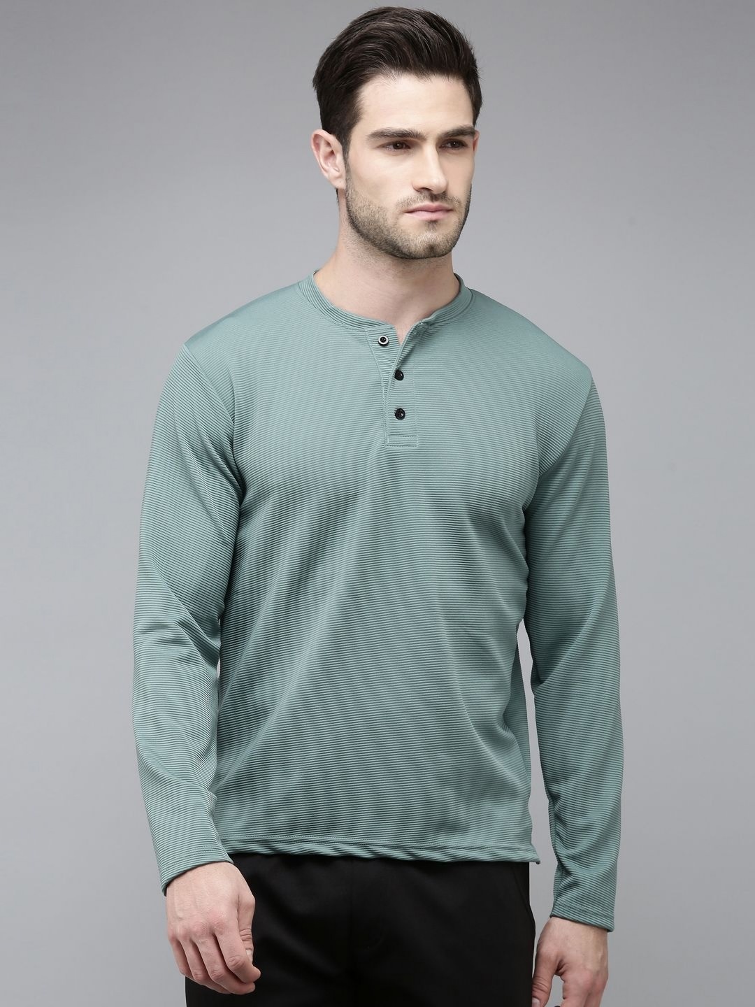 

MADSTO Men Solid Henley Neck T-shirt, Green