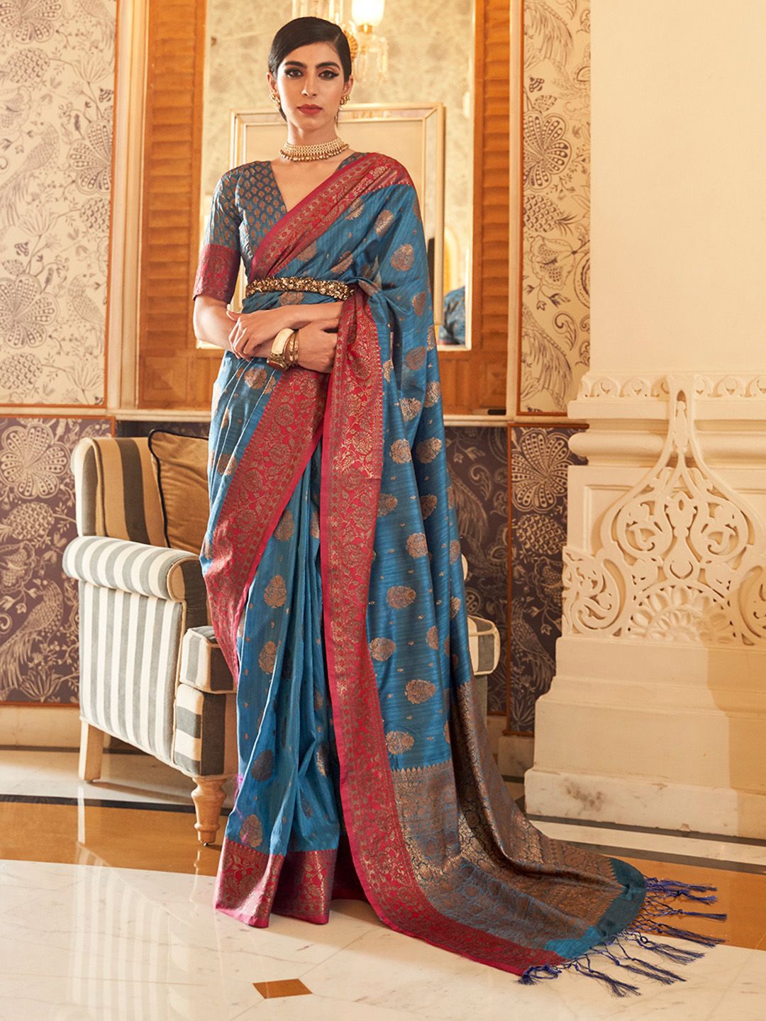 

Ishin Woven Design Zari Silk Blend Banarasi Navy Blue Saree