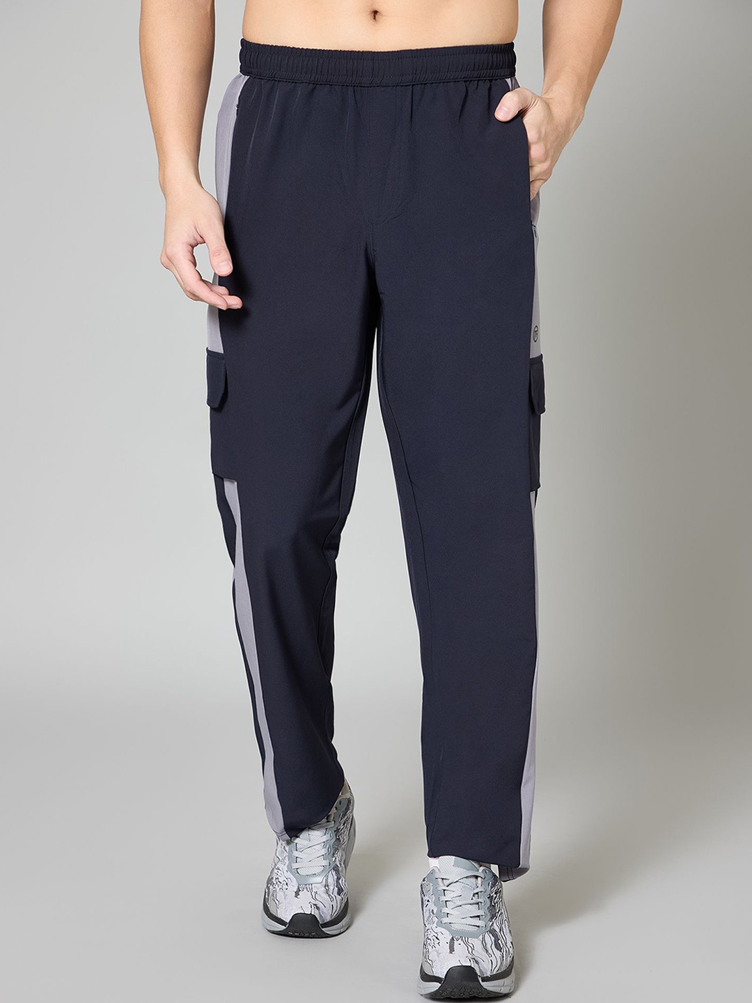

TURNFIT Men Colourblocked Mid-Rise Cargo Track Pants, Navy blue
