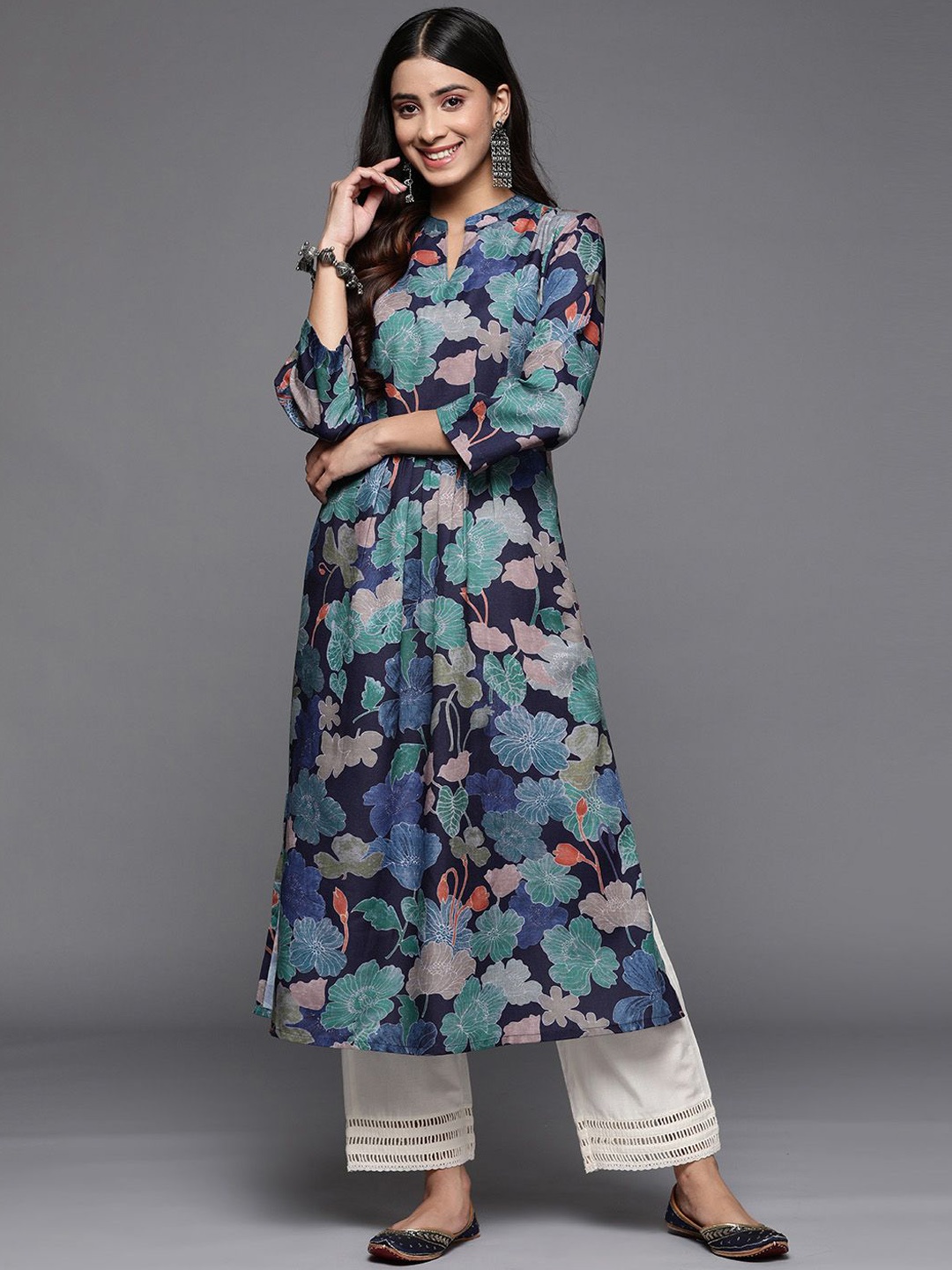 

Varanga Floral Printed Band Collar Straight Kurta, Blue