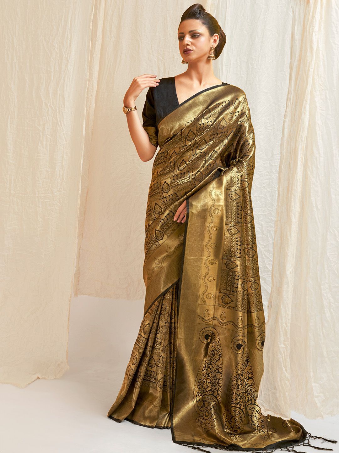 

Ishin Woven Design Zari Silk Blend Banarasi Saree, Black