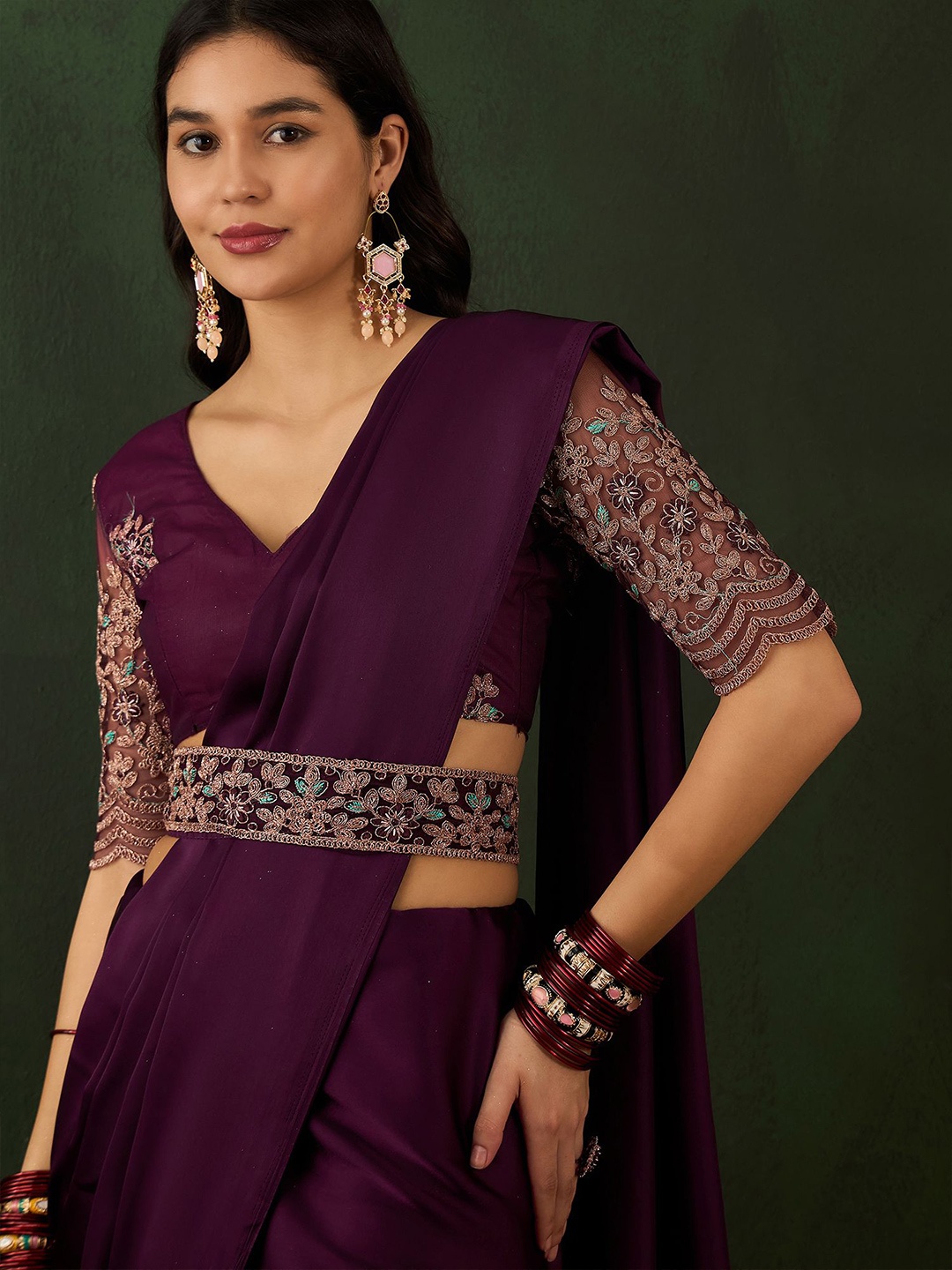 

Sangria Embroidered Solid Belted Saree, Magenta