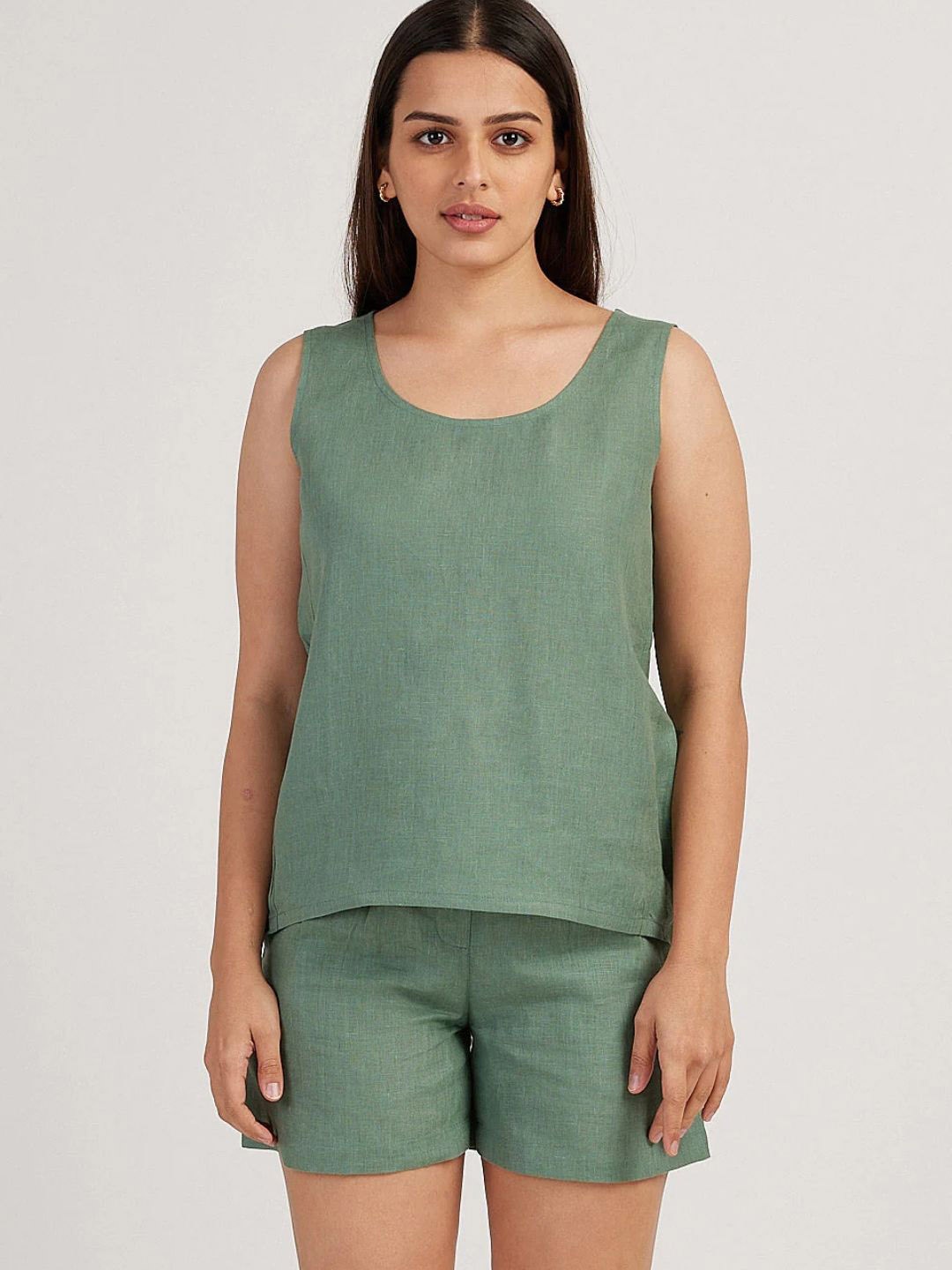 

Creatures of Habit Women Linen Tailored Shorts, Green