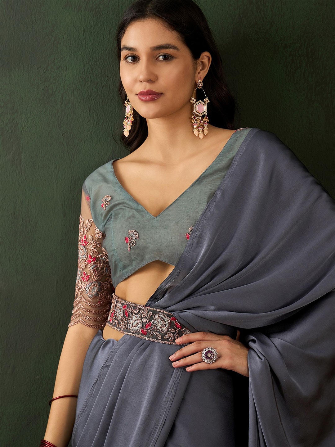 

Sangria Saree With Blouse Piece, Grey