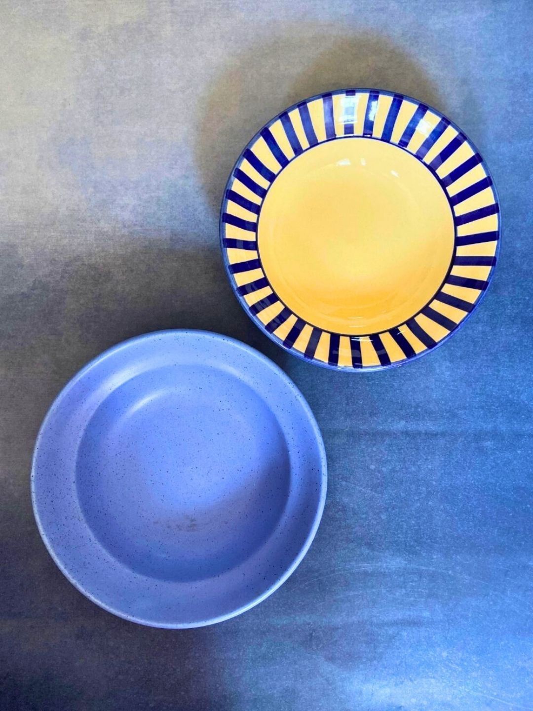 

WEAVING HOMES White & Blue 2 Pieces Striped Ceramic Pasta Plates