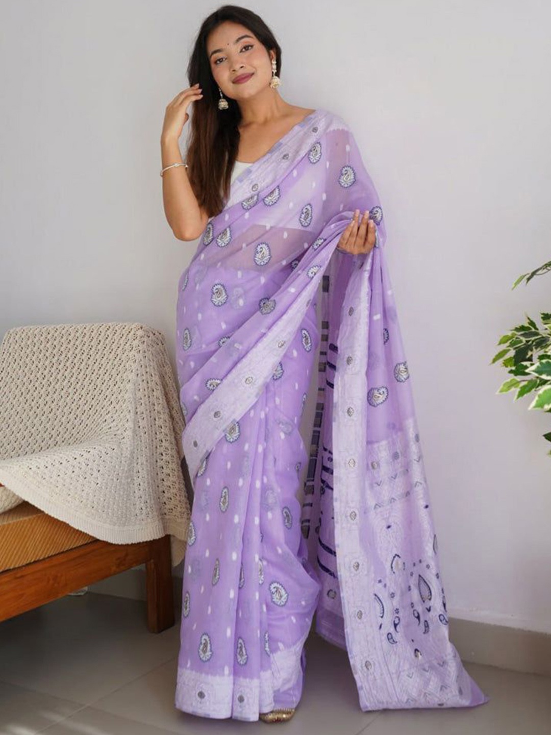 

CANIZZARO Ethnic Motifs Zari Saree With Blouse Piece, Purple