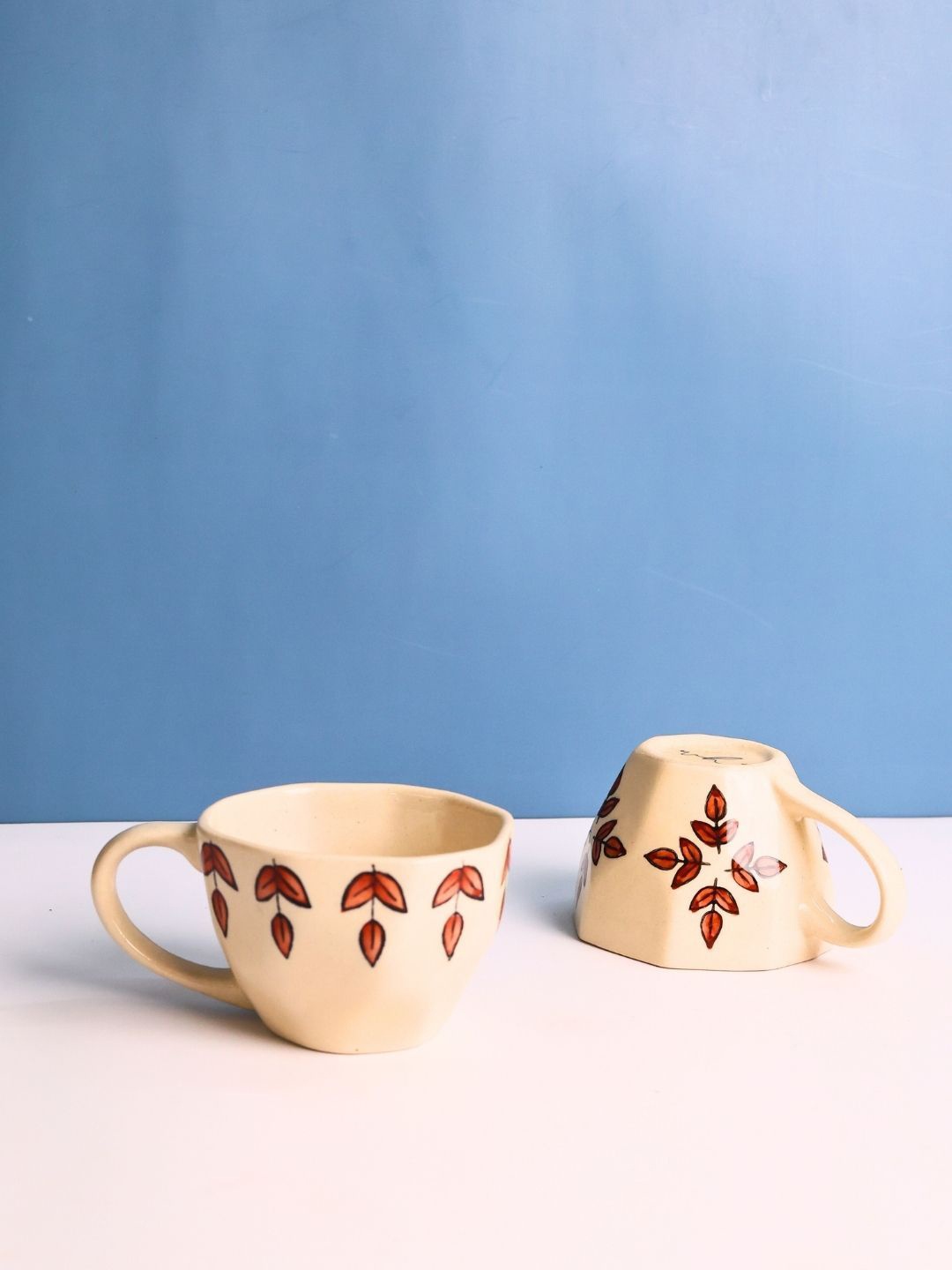 

WEAVING HOMES White & Red 2 Pieces Printed Ceramic Microwave Safe Glossy Cups 220ml