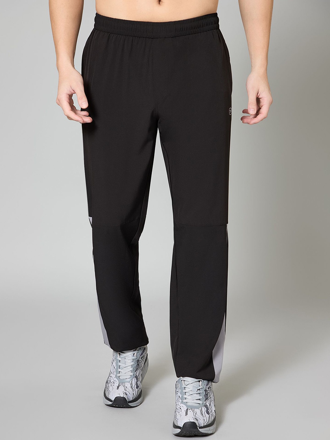 

TURNFIT Men Mid-Rise Running Track Pants, Black