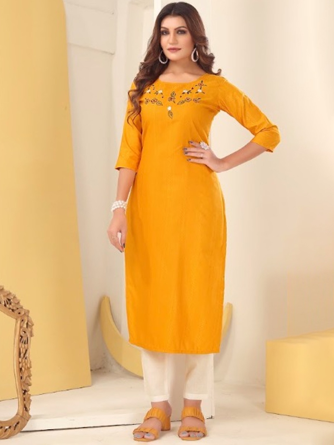 

Rujave Ethnic Motifs Embroidered Thread Work Straight Kurta with Trousers, Yellow