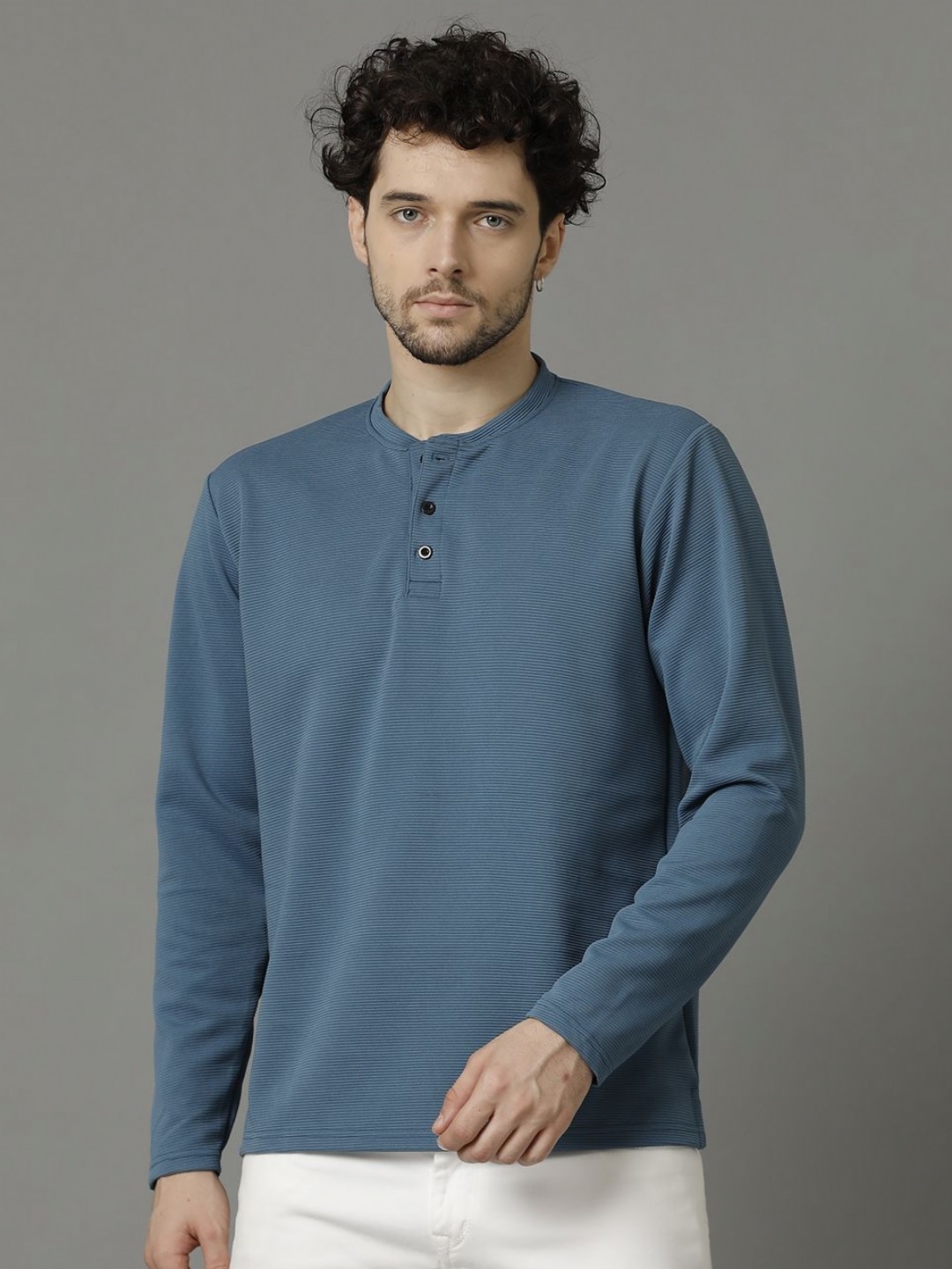 

MADSTO Men Solid Henley Neck T-shirt, Blue