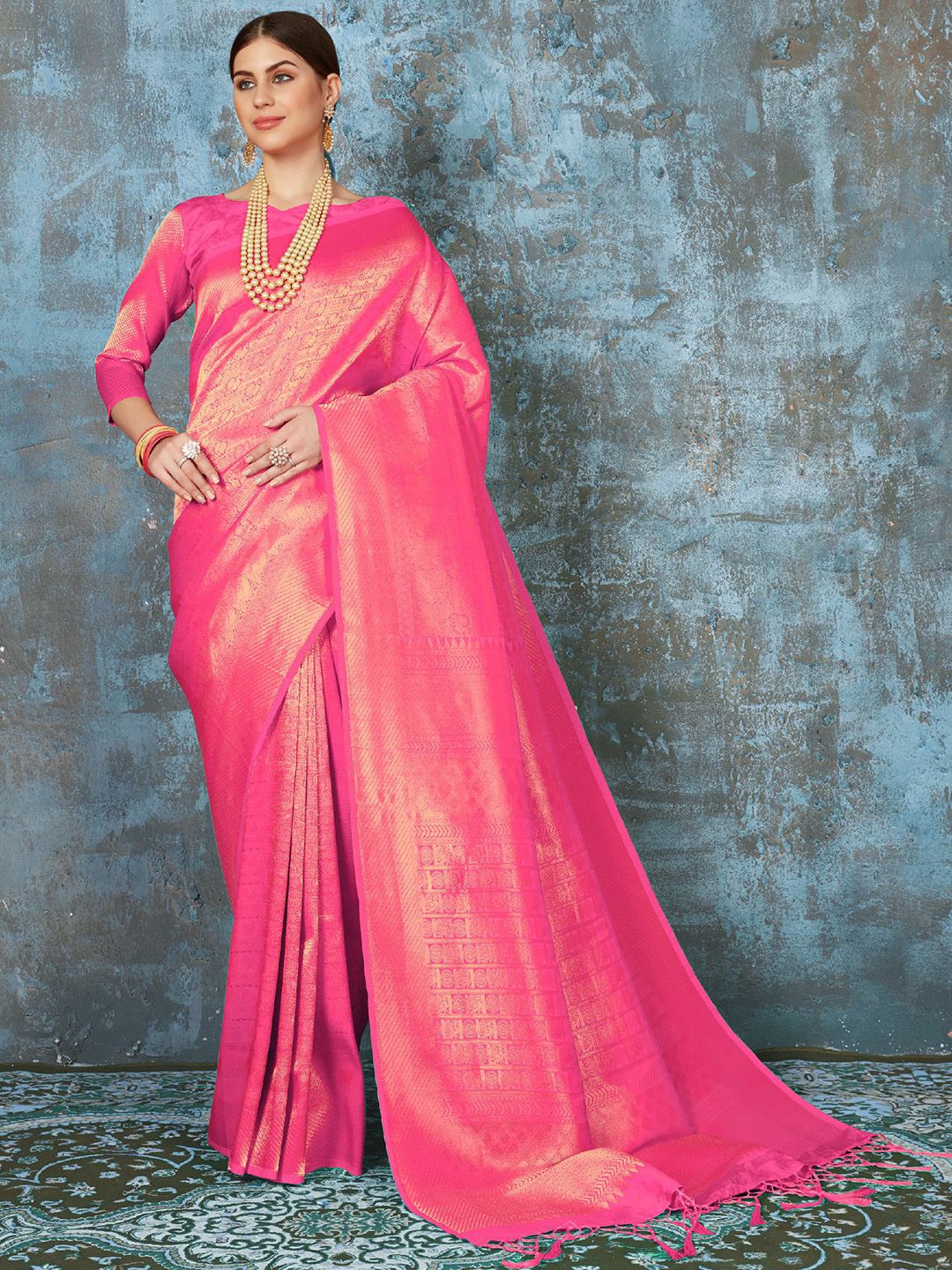 

Ishin Woven Design Zari Silk Blend Banarasi Saree, Pink