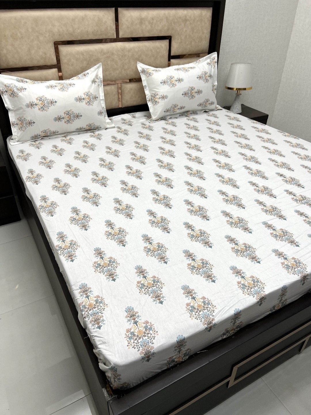 

Pure Decor White Ethnic Printed Pure Cotton Fitted King Bedsheet with 2 Pillow Covers