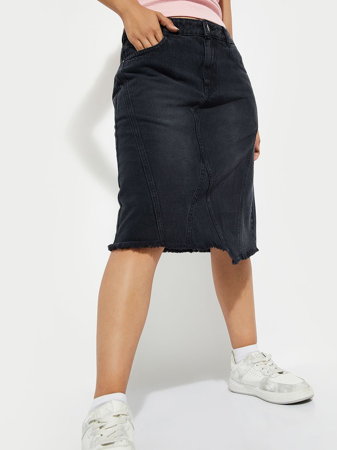 

max URB_N Women Washed Denim Skirt, Black