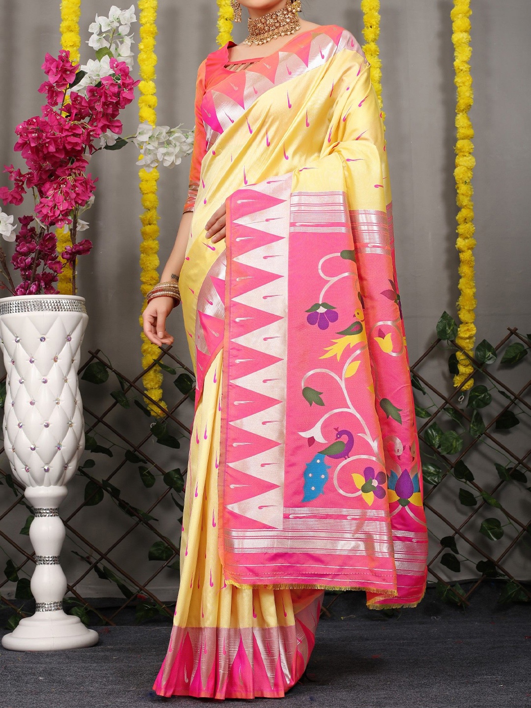

LeeliPeeri Designer Woven Design Zari Paithani Saree, Cream