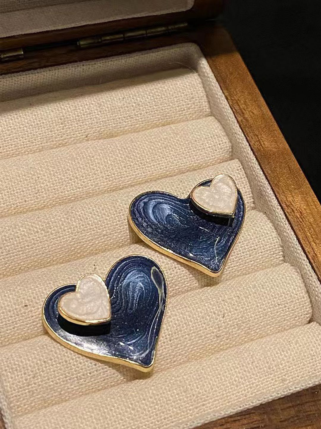 

Krelin Classic Studs Earrings, Blue