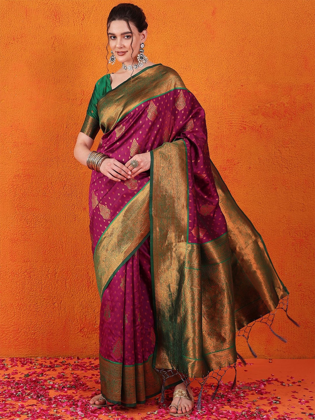 

Dori Ethnic Motifs Zari Silk Blend Banarasi Saree, Burgundy