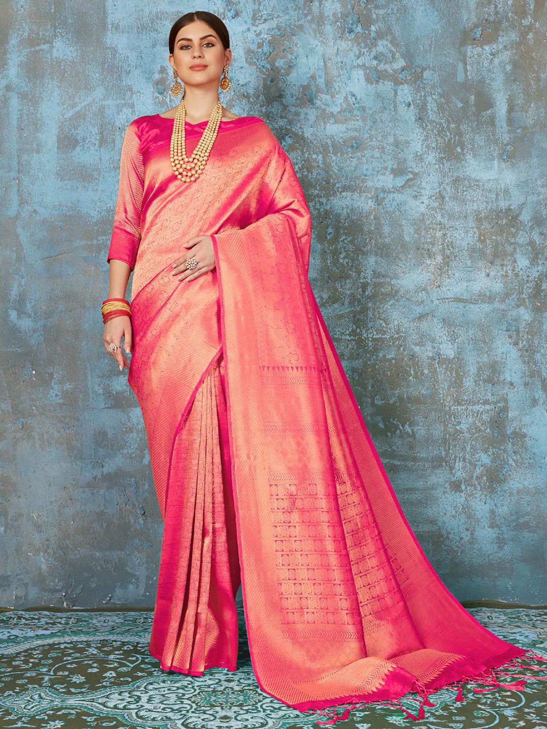 

Ishin Woven Design Zari Silk Blend Banarasi Pink Color Saree