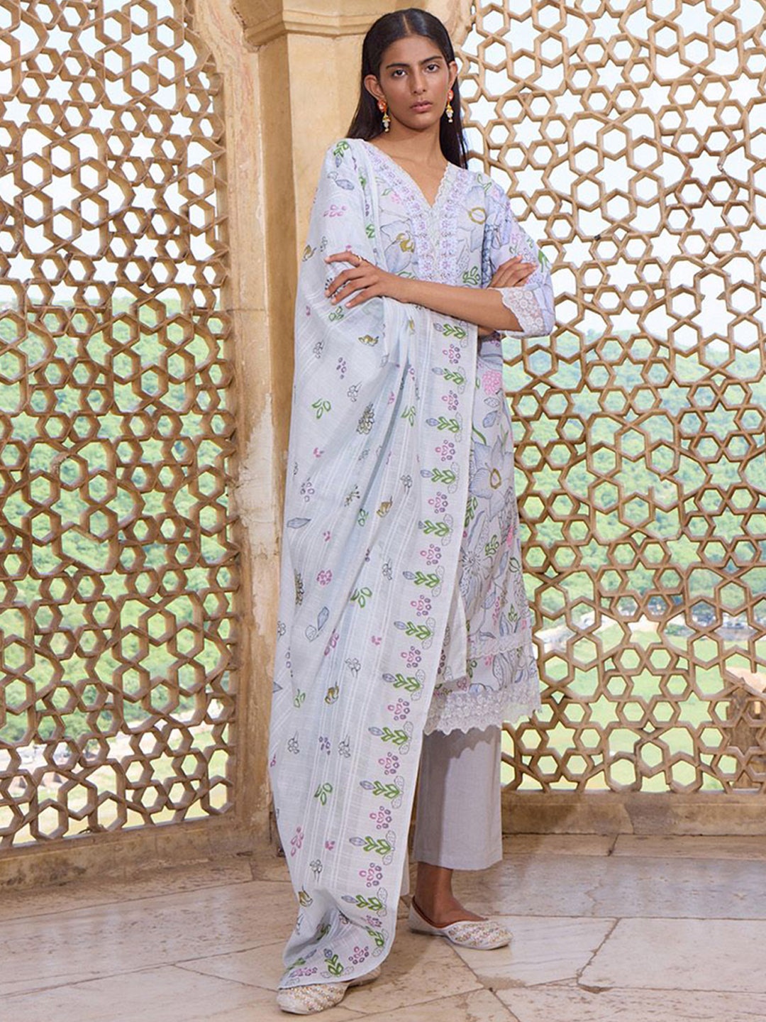 

VIRICA Floral Printed V-Neck Phulkari Straight Kurta With Trousers & With Dupatta, White