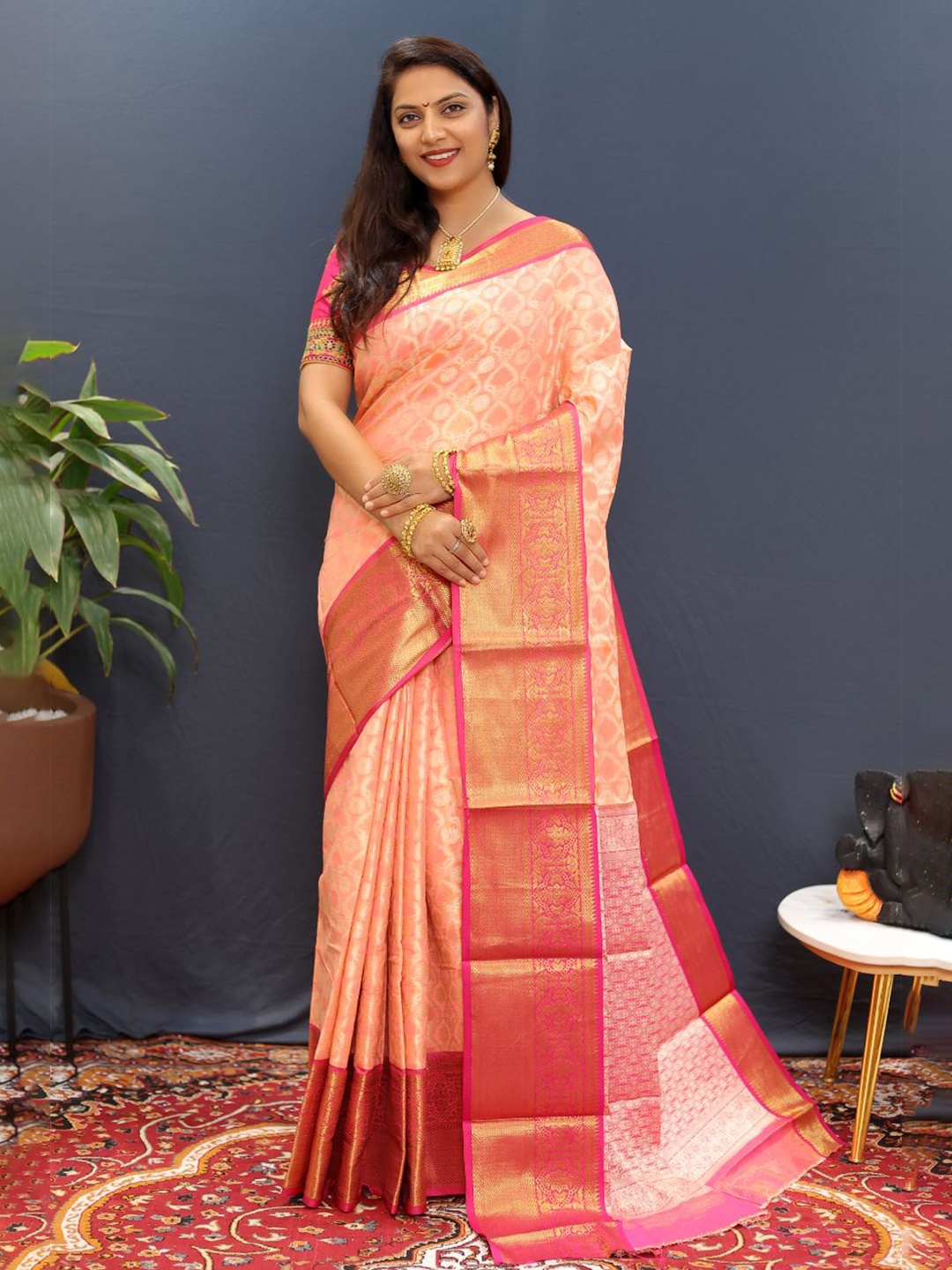 

Royal Rajgharana Saree Woven Design Zari Ethnic Motifs Pure Silk Kanjeevaram Saree, Peach