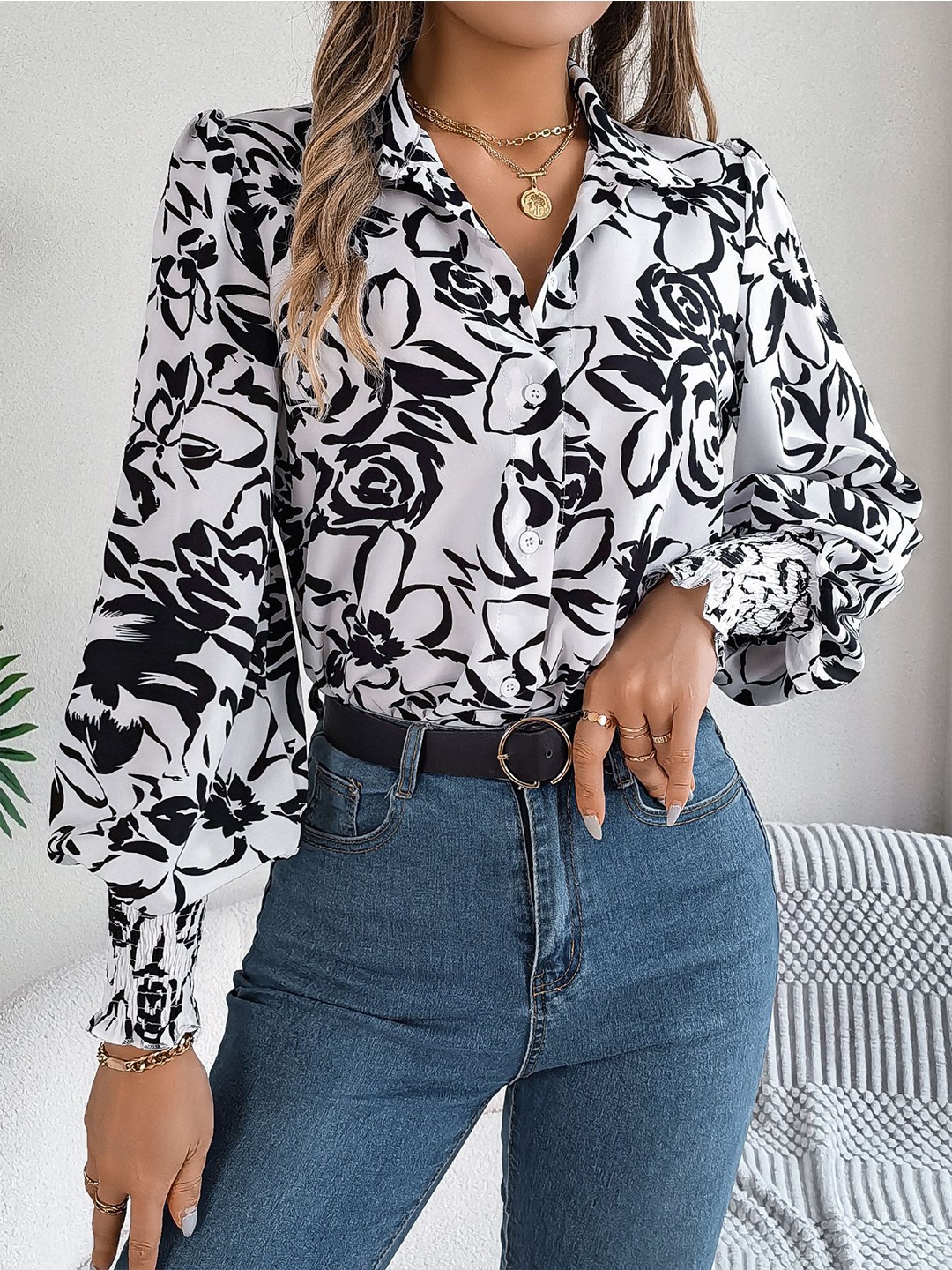 

StyleCast x Revolte Women Floral Printed Shirt Collar Top, White