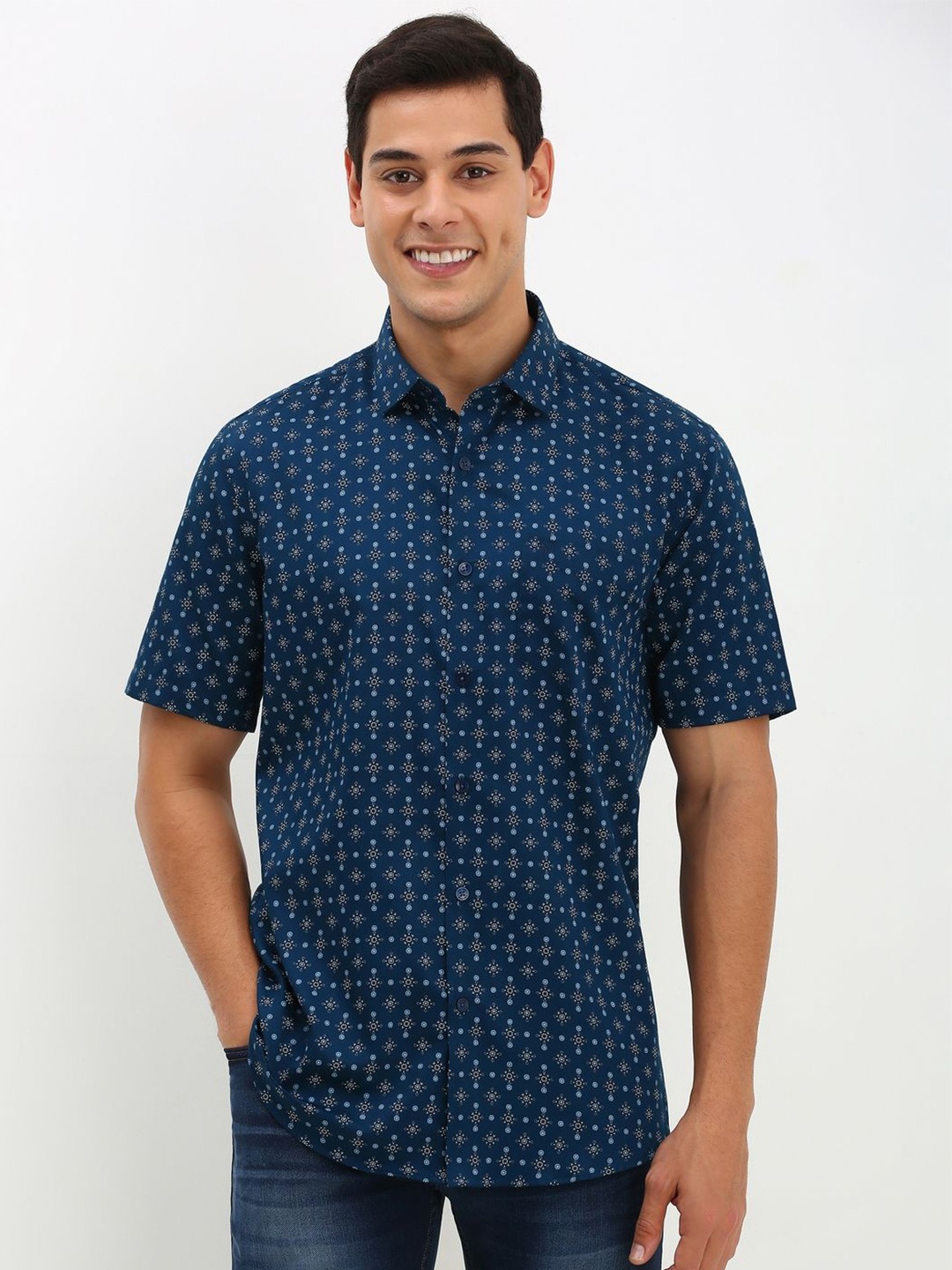 

Allen Solly Men Spread Collar Floral Printed Cotton Slim Fit Casual Shirt, Navy blue