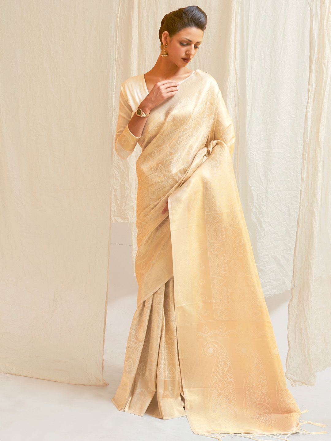 

Ishin Woven Design Zari Banarasi Saree, Cream